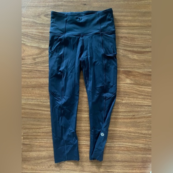 Lululemon - Picture 3 of 4